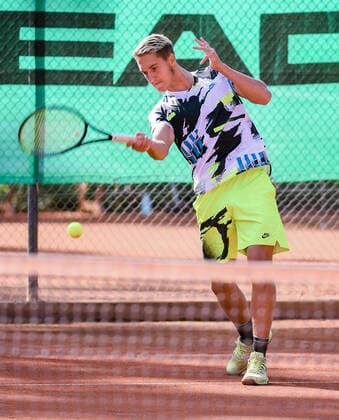 19.09.2020, xpsx, Tennis ITF-Turnier TC Bruchkoebel Finalspiele, v.l. Sean Cuenin (Frankreich FRA) Bruchkoebel Hessen Deutschland (DEU)