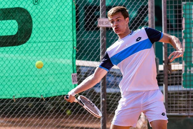 19.09.2020, xpsx, Tennis ITF-Turnier TC Bruchkoebel Finalspiele, v.l. Pierre Yves Bailly (Belgien BEL) Bruchkoebel Hessen Deutschland (DEU)