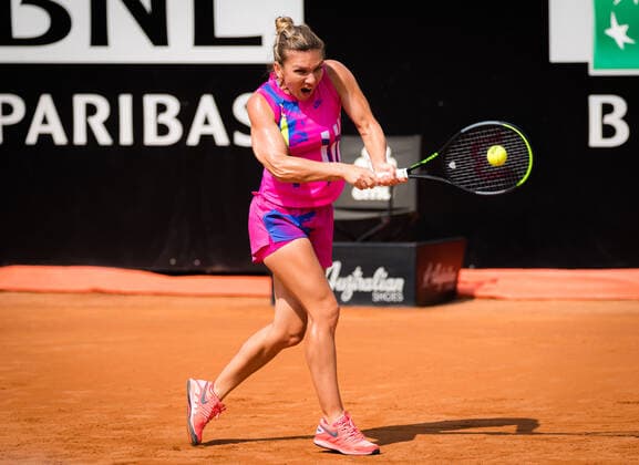 September 19, 2020, Rome, ITALY: Simona Halep of Romania in action against Yulia Putintseva of Kazakhstan during the quarter-final of the the 2020 Internazionali BNL d Italia WTA, Tennis Damen Premier 5 tennis tournament Rome ITALY - ZUMAa181 20200919_zaa_a181_043 Copyright: xRobxPrangex