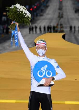 PARIS, FRANCE - SEPTEMBER 20 : POGACAR Tadej (SLO) of UAE TEAM EMIRATES pictured with the white jersey during the podium ceremony during stage 21 of the 107th edition of the 2020 Tour de France cycling race, a stage of 122 kms with start in Mantes-la-Jolie and finish at the Avenue des Champs Elysees in Paris on September 20, 2020 in Paris, France, 20 09 2020 CYCLISME : Tour de France - Etape 21 - Mantes la Jolie a Paris Champs Elysees - 20 09 2020 PhotoNews Panoramic 