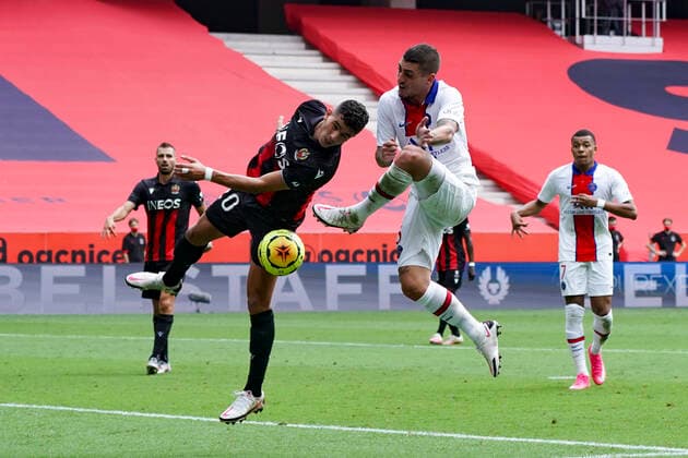 Marco verratti (PSG) - Youcef Atal (OGC Nice) FOOTBALL : OGC Nice vs PSG - Ligue 1 Uber Eat - Nice - 20 09 2020 NorbertScanella PanoramiC 