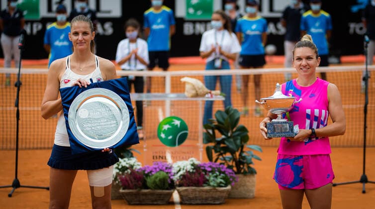 September 21, 2020, Rome, ITALY: Karolina Pliskova of the Czech Republic & Simona Halep of Romania with their trophies after the final of the 2020 Internazionali BNL d Italia WTA, Tennis Damen Premier 5 tennis tournament Rome ITALY - ZUMAa181 20200921_zaa_a181_016 Copyright: xRobxPrangex