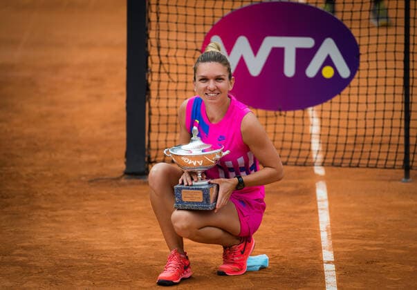 September 21, 2020, Rome, ITALY: Simona Halep of Romania poses with the champions trophy after winning the final of the 2020 Internazionali BNL d Italia WTA, Tennis Damen Premier 5 tennis tournament Rome ITALY - ZUMAa181 20200921_zaa_a181_018 Copyright: xRobxPrangex