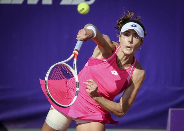 Alize cornet (FRA) in action vs Elena Rybakina (KAZ) during their WTA, Tennis Damen Open internaionaux de tennis de Strasbourg in Strasbourg on October 22, 2020 TENNIS : Open de Strasbourg - 22 09 2020 ElyxandroCEGARRA PANORAMIC 