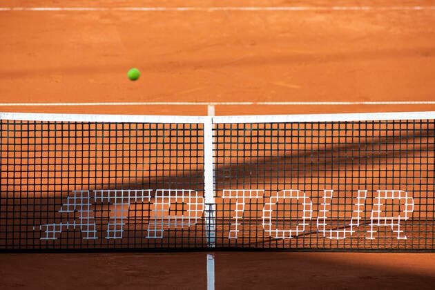 Tennisnetz im Streiflicht mit dem ATP, Tennis Herren Tour Schriftzug 22.09.20, Hamburg, Tennis am Rothenbaum, Tennis, ATP500, Hamburg European Open Â