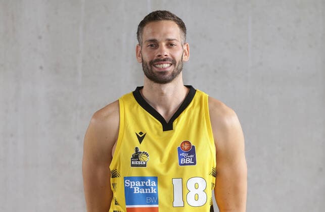Ludwigsburg , Basketball Fototermin MHP Riesen Ludwigsburg , Jonas Wohlfarth-Bottermann