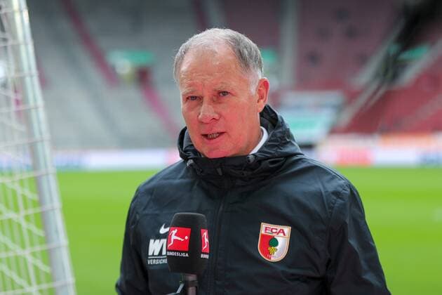 Geschaeftsfuehrer Stefan Reuter (FC Augsburg) beim Interview, FC Augsburg vs. Borussia Dortmund, 1.Bundesliga, 26.09.2020, DFB regulations prohibit any use of photographs as image sequences and or quasi-video Augsburg Bayern Deutschland *** Managing Director Sport Stefan Reuter FC Augsburg during the interview, FC Augsburg vs. Borussia Dortmund, 1 Bundesliga, 26 09 2020, DFB regulations prohibit any use of photographs as image sequences and or quasi video Augsburg Bayern Deutschland Copyright: xkolbert-press ChristianxKolbertx