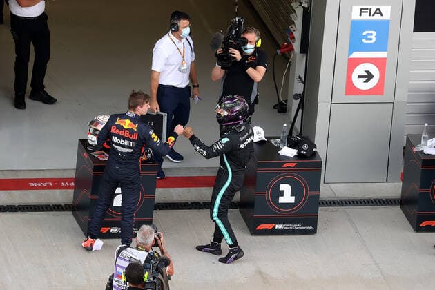 FORMULA 1 VTB RUSSIAN GRAND PRIX 2020 26.09.2020, Sochi Autodrom, Sochi, FORMULA 1 VTB RUSSIAN GRAND PRIX 2020 , im Bild Poleposition für Lewis Hamilton (GB 44), Mercedes-AMG Petronas F1 Team, 2.Startplatz für Max Verstappen (NEL 33), Aston Martin Red Bull Racing