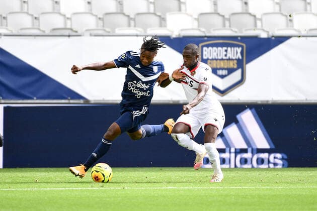 10 SAMUEL KALU (BOR) - 13 HASSANE KAMARA (NICE) FOOTBALL : Bordeaux vs Nice - Ligue 1 Uber Eats - 27 09 2020 FEP Panoramic 