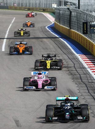SOCHI, RUSSIA - SEPTEMBER 27, 2020: Pilots compete in the 2020 Formula One Russian Grand Prix at the Sochi Autodrom racing circuit. Dmitry Feoktistov TASS  TS0E89DF