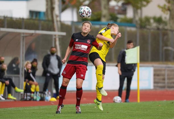 xjfx 27.09.2020 DFB Pokal Frauen SC Opel 06 Rüsselsheim - 1.FC Nürnberg v.l., Nastassja Lein (1. FC Nürnberg Frauen), Laura Bennhardt (SC Opel Rüsselsheim Frauen) (DFL DFB REGULATIONS PROHIBIT ANY USE OF PHOTOGRAPHS as IMAGE SEQUENCES and or QUASI-VIDEO) Copyright: HMBxMedia