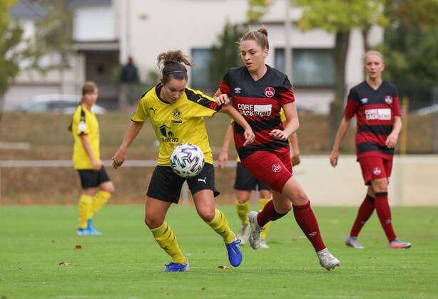 xjfx 27.09.2020 DFB Pokal Frauen SC Opel 06 Rüsselsheim - 1.FC Nürnberg v.l., Angela Fedel (SC Opel Rüsselsheim Frauen), Luisa Richert (1. FC Nürnberg Frauen) (DFL DFB REGULATIONS PROHIBIT ANY USE OF PHOTOGRAPHS as IMAGE SEQUENCES and or QUASI-VIDEO) Copyright: HMBxMedia