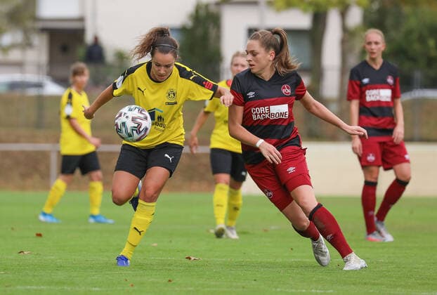 xjfx 27.09.2020 DFB Pokal Frauen SC Opel 06 Rüsselsheim - 1.FC Nürnberg v.l., Angela Fedel (SC Opel Rüsselsheim Frauen), Luisa Richert (1. FC Nürnberg Frauen) (DFL DFB REGULATIONS PROHIBIT ANY USE OF PHOTOGRAPHS as IMAGE SEQUENCES and or QUASI-VIDEO) Copyright: HMBxMedia