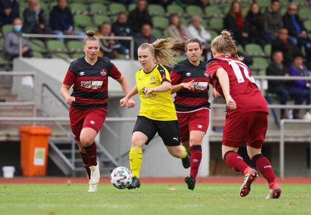 xjfx 27.09.2020 DFB Pokal Frauen SC Opel 06 Rüsselsheim - 1.FC Nürnberg v.l., Jessica May (1. FC Nürnberg Frauen), Jessica Bartsch (SC Opel Rüsselsheim Frauen), Leonie Vogel (1. FC Nürnberg Frauen), Franziska Mai (1. FC Nürnberg Frauen) (DFL DFB REGULATIONS PROHIBIT ANY USE OF PHOTOGRAPHS as IMAGE SEQUENCES and or QUASI-VIDEO) Copyright: HMBxMedia