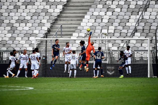 Walter Benitez (ogc) FOOTBALL : Bordeaux vs Nice - 5eme Journee de L1 Uber Eats - Bordeaux - 27 09 2020 ThierryBreton Panoramic 
