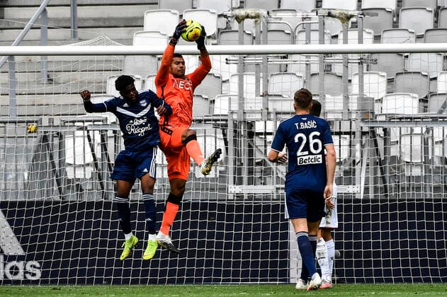 Walter Benitez (ogc) FOOTBALL : Bordeaux vs Nice - 5eme Journee de L1 Uber Eats - Bordeaux - 27 09 2020 ThierryBreton Panoramic 