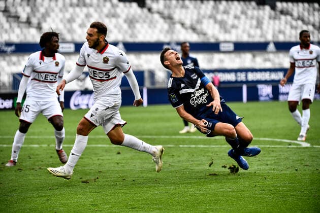 Laurent Koscielny (gir) vs Amin Gouiri (ogc) FOOTBALL : Bordeaux vs Nice - 5eme Journee de L1 Uber Eats - Bordeaux - 27 09 2020 ThierryBreton Panoramic 
