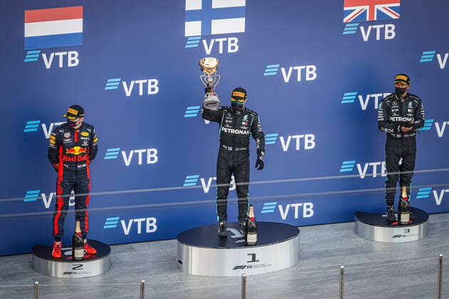 Motorsports: FIA Formula One World Championship, WM, Weltmeisterschaft 2020, Grand Prix of Russia, 33 Max Verstappen (NLD, Aston Martin Red Bull Racing), 77 Valtteri Bottas (FIN, Mercedes-AMG Petronas Formula One Team), 44 Lewis Hamilton (GBR, Mercedes-AMG Petronas Formula One Team), Sochi Russia