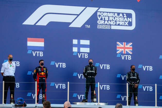 Motorsports: FIA Formula One World Championship, WM, Weltmeisterschaft 2020, Grand Prix of Russia, 33 Max Verstappen (NLD, Aston Martin Red Bull Racing), 77 Valtteri Bottas (FIN, Mercedes-AMG Petronas Formula One Team), 44 Lewis Hamilton (GBR, Mercedes-AMG Petronas Formula One Team), Sochi Russia