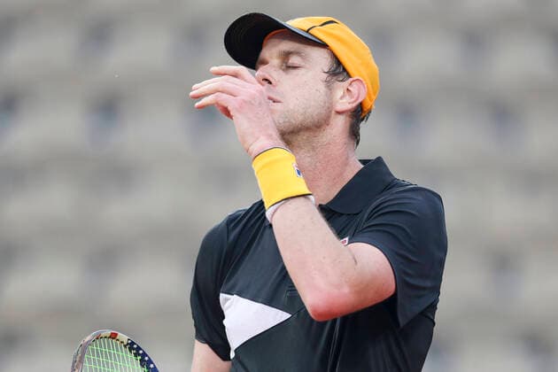 TENNIS - ATP, Tennis Herren French Open 2020 PARIS,FRANCE,29.SEP.20 - TENNIS - ATP Tour, French Open, Roland Garros, Grand Slam. Image shows the disappointment of Sam Querrey (USA). GEPAxpictures xPatrickxSteiner