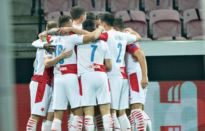 Slavia Prags Peter Olayinka scorer til1-0 i Champions League playoff kvalifikationskampen FC Midtjylland mod Slavia Prag paa MCH Arena i Herning, onsdag den 30. september 2020.. , Herning Jylland Denmark Copyright: HenningxBagger HenningxBaggerx COP102 spdk20200930-214741-L