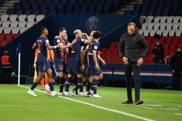 Attitude - Joie des joueurs de l equipe du PSG apres le but de Alessandro FLORENZI ( 24 - PSG ) - Thomas Tuchel ( entraineur PSG ) - FOOTBALL : Paris Saint Germain vs Angers SCO - Ligue 1 - Paris - 02 10 2020 FedericoPestellini Panoramic 