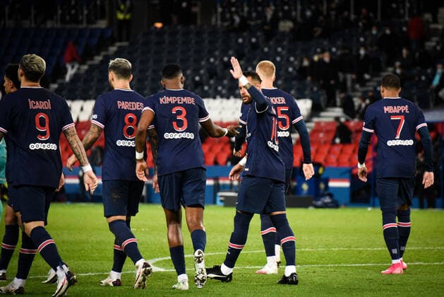 Attitude - Joie des joueurs de l equipe du PSG apres le but de Neymar Jr ( 10 - PSG ) - Presnel Kimpembe ( 3 - PSG ) - FOOTBALL : Paris Saint Germain vs Angers SCO - Ligue 1 - Paris - 02 10 2020 FedericoPestellini Panoramic 