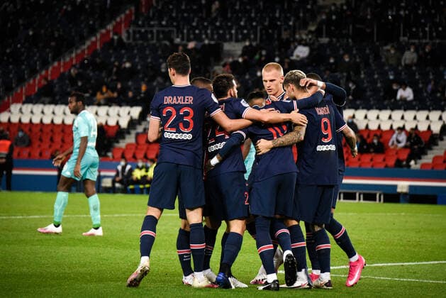 Attitude - Joie des joueurs de l equipe du PSG apres le but de Neymar Jr ( 10 - PSG ) - FOOTBALL : Paris Saint Germain vs Angers SCO - Ligue 1 - Paris - 02 10 2020 FedericoPestellini Panoramic 