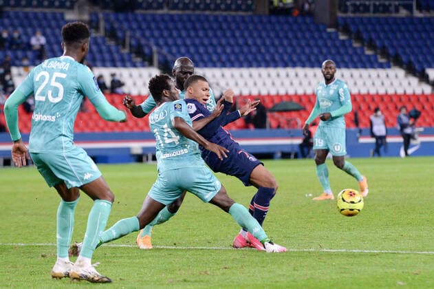 07 KYLIAN MBAPPE (PSG) FOOTBALL : Paris SG vs Angers - Ligue 1 Uber Eats - 02 10 2020 FEP Panoramic 