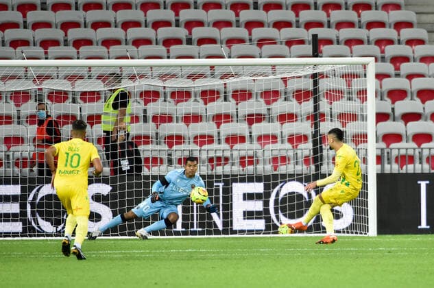 26 IMRAN LOUZA (NAN) - PENALTY - BUT FOOTBALL : Nice vs Nantes - Ligue 1 Uber Eats - 03 10 2020 FEP Panoramic 