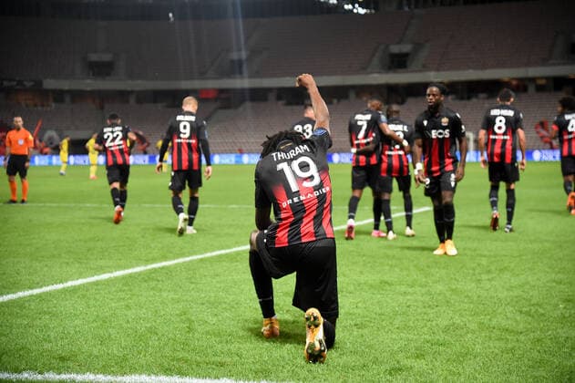 JOIE - FAIR PLAY - 19 KHEPHREN THURAM (NICE) - DOS FOOTBALL : Nice vs Nantes - Ligue 1 Uber Eats - 03 10 2020 FEP Panoramic 