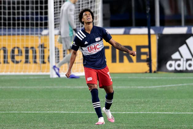 FOXBOROUGH, MA - OCTOBER 03: New England Revolution forward Tajon Buchanan (17) reacts to shooting wide of the post during a match between the New England Revolution and Nashville SC on October 3, 2020, at Gillette Stadium in Foxborough, Massachusetts. (Photo by Fred Kfoury III Icon Sportswire) SOCCER: OCT 03 MLS, Fussball Herren, USA - Nashville SC at New England Revolution Icon482201003008