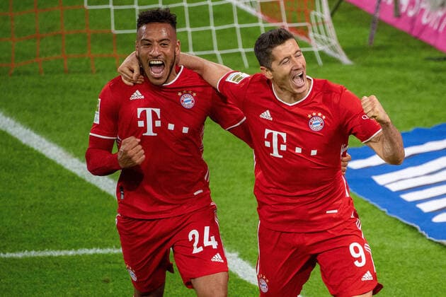 Bilder des Jahres 2020, Sport 10 Oktober Sport Themen der Woche KW40 Sport Bilder des Tages Tor zum 4:3 durch Robert Lewandowski (FC Bayern Muenchen 09), Elfmeter gegen Alexander Schwolo (Hertha BSC, 01), mit Corentin Tolisso (FC Bayern Muenchen 24), GER, FC Bayern Muenchen vs. Hertha Berlin, Fussball, Bundesliga, 3. Spieltag, Saison 2020 2021, 04.10.2020, DFB DFL regulations prohibit any use of photographs as image sequences and or quasi-video., GER, FC Bayern Muenchen vs. Hertha Berlin, Fussball, Bundesliga, 3. Spieltag, Saison 2020 2021, 04.10.2020 Muenechen *** Goal to the 4 3 by Robert Lewandowski FC Bayern Muenchen 09 , penalty against Alexander Schwolo Hertha BSC, 01 , with Corentin Tolisso FC Bayern Muenchen 24 , GER, FC Bayern Muenchen vs. Hertha Berlin, soccer, Bundesliga, 3 matchday, Season 2020 2021, 04 10 2020, DFB DFL regulations prohibit any use of photographs as image sequences and or quasi video , GER, FC Bayern Muenchen vs Hertha Berlin, soccer, Bundesliga, 3 matchday, Season 2020 2021, 04 10 2020 Munich Copyright: xEibner-Pressefoto SaschaxWaltherx EP_EER