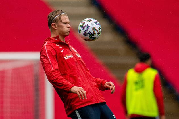 Sport Bilder des Tages 201006 Erling Braut Haaland of the Norwegian national football team during a training session on October 6, 2020 in Oslo. Photo: Vegard Wivestad Grott BILDBYRAN kod VG VG0047 bbeng fotball football fotboll UEFA EURO, EM, Europameisterschaft,Fussball 2020 em-kvalifisering em-kvalik playoff norge norway trening träning training Copyright: VEGARDxWIVESTADxGRoTT BB201006VG002