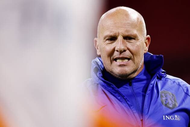 AMSTERDAM - Holland fitness trainer Rene Wormhoudt during the friendly match between the Netherlands and Mexico at the Johan Cruyff Arena on October 07, 2020 in Amsterdam, Netherlands. ANP MAURICE VAN STEEN International Friendly, Länderspiel, Nationalmannschaft match 2020 2021 xVIxANPxSportx xxANPxIVx 423697379