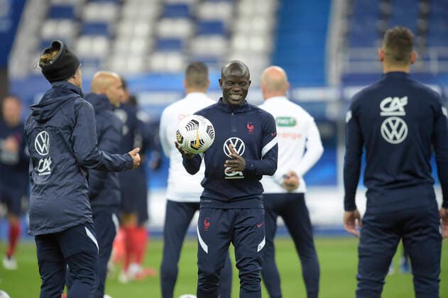 echauffement des joueurs de l equipe de France KANTE NGOLO (France) FOOTBALL : France vs Ukraine - Match Amical - Paris 07 10 2020 JBAutissier Panoramic 