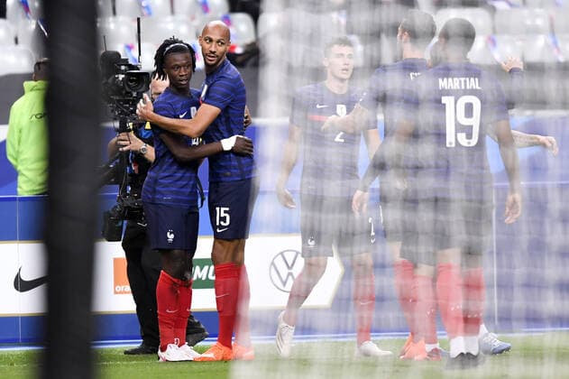 JOIE - FAIR PLAY - 14 EDUARDO CAMAVINGA (FRA) - 15 STEVEN NZONZI (FRA) FOOTBALL : France vs Ukraine - Match Amical - 07 10 2020 FEP Panoramic 