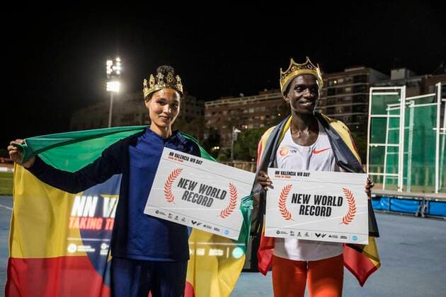 Bilder des Jahres 2020, Sport 10 Oktober Sport Themen der Woche KW41 Sport Bilder des Tages The NN Valencia World Record Day, which took place tonight at the Estadi del Túria de València, has seen two world records broken on the same day. Valencia, October 7, 2020 El NN Valencia World Record Day, que ha tenido lugar esta noche en el Estadi del Túria de València, ha visto cómo se han batido dos récords del mundo en la misma jornada. Valencia, 7 de Octubre de 2020 POOL Comunicacion Valecia Ciudad del Running cordon Press Cordon Press *** The NN Valencia World Record Day, which took place tonight at the Estadi del Túria de València, has seen two world records broken on the same day Valencia, October 7, 2020 The NN Valencia World Record Day, which took place tonight at the Estadi del Túria de València, has seen two world records broken on the same day Valencia, October 7, 2020 POOL Comunicacion Valecia City of Running cordon Press Cordon Press  xx xx