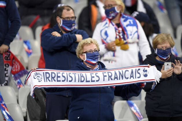 ILLUSTRATION - SUPPORTRICE - ECHARPE FOOTBALL : France vs Ukraine - Match Amical - 07 10 2020 FEP Panoramic 