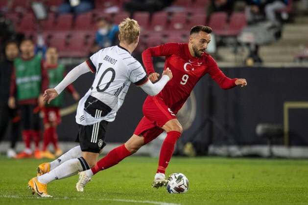 Kenan Karaman (TK), Julian Brandt (Deutschland) Deutschland - Türkei DFB Nationalmannschaft 07.10.2020, Fussball, 1. Bundesliga, Saison 2020 21 Foto: Moritz Müller Only for Editorial use *** Kenan Karaman TK , Julian Brandt Germany Germany Germany Turkey DFB National Team 07 10 2020, Football, 1 Bundesliga, Season 2020 21 Photo Moritz Müller Only for Editorial use