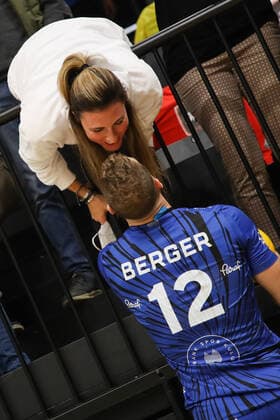 VOLLEYBALL - CEV Cup, Graz vs Ankara GRAZ,AUSTRIA,08.OCT.20 - VOLLEYBALL - CEV Challenge Cup, qualification, UVC Graz vs Halkbank Ankara. Image shows Mirna Jukic and Alexander Berger (Ankara). GEPAxpictures xChristianxWalgram
