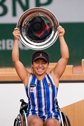 Finale Fauteuil Simple Dames Yui Kamiji (jpn) avec son trophee protocole - TENNIS : Internationaux de France Roland Garros 2020 - Paris - 09 10 2020 JBAutissier Panoramic 