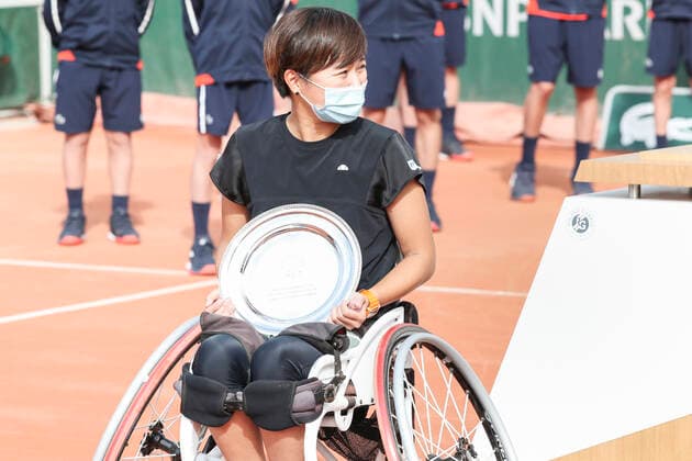 TENNIS - ITF Roland Garros 2020 PARIS,FRANCE,09.OCT.20 - TENNIS - ITF Wheelchair Tennis Tour, Roland Garros Championships, award ceremony. Image shows Momoko Ohtani (JPN). Keywords: trophy. GEPAxpictures xPatrickxSteiner