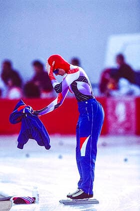 Archivbilder der Woche Sport KW41 Speed skating, Eisschnelllauf Bonnie Blair Bonnie Blair (USA) wins the gold medal in the women s 500m long track speed skating at the 1992 Olympic Winter games, Winterspiele,Spiele, Summer games Copyright: xPaulxJxSutton DUOMO PCNx SS0101_067582