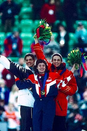 Speed skating, Eisschnelllauf Bonnie Blair Bonnie Blair (USA) wins the gold medal in the women s 500m long track speed skating with Susan Auch (CAN) silver medal winner and Franziska Schenk (GER) bronze at the 1994 Olympic Winter games, Winterspiele,Spiele, Summer games Copyright: xPaulxJxSutton DUOMO PCNx SS0101_092763