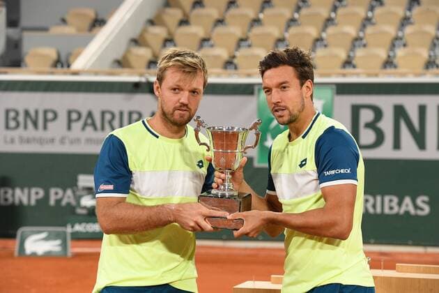 10.10.2020 Tennis Endspiel im Doppel French Open Roland Garros Paris v.l.,Kevin Krawietz und Andreas Mies (GER) mit Sieger Pokal Foto: HMB Media Copyright: AntonioxBorga