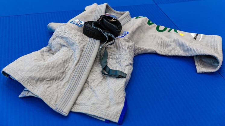 10.10.2020, Brandenburg, Senftenberg: Judo Bundesliga-Finale der Männer 2020: Eine Jacke des Teams TV 1848 Erlangen foto. Eibner Hammerschmidt Judo Bundesliga-Finale der Männer 2020 Senftenberg