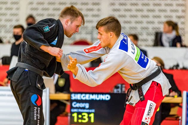 10.10.2020, Brandenburg, Senftenberg: Judo Bundesliga-Finale der Männer 2020: Georg Siegemund, UJKC Potsdam, Luc Meyer, KSC Asahi Spremberg foto. Eibner Hammerschmidt Judo Bundesliga-Finale der Männer 2020 Senftenberg