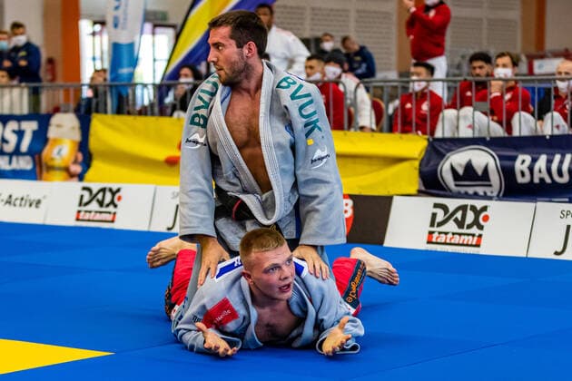 10.10.2020, Brandenburg, Senftenberg: Judo Bundesliga-Finale der Männer 2020: Johannes Limmer, KSC Asahi Spremberg, Alexander Bauhofer, TV 1848 Erlangen foto. Eibner Hammerschmidt Judo Bundesliga-Finale der Männer 2020 Senftenberg