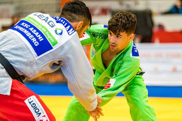 10.10.2020, Brandenburg, Senftenberg: Judo Bundesliga-Finale der Männer 2020: Alessio Murrone, SUA Witten, Hratschik Latschiniak, KSC Asahi Spremberg foto. Eibner Hammerschmidt Judo Bundesliga-Finale der Männer 2020 Senftenberg